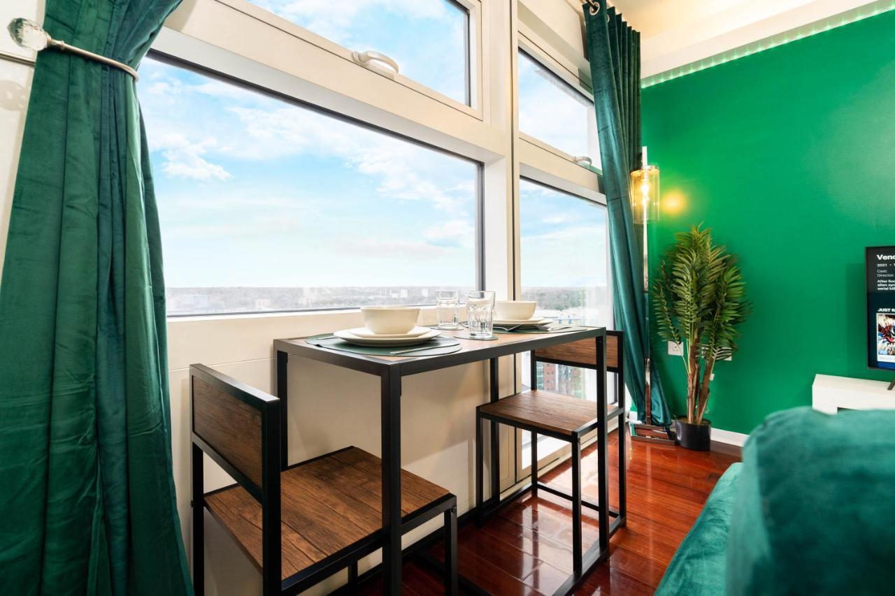 برمنغهام Maevela Apartments - Top Floor Rolex Themed Studio Apt Inside The Cube, Mailbox - Free Netflix & Wifi المظهر الخارجي الصورة