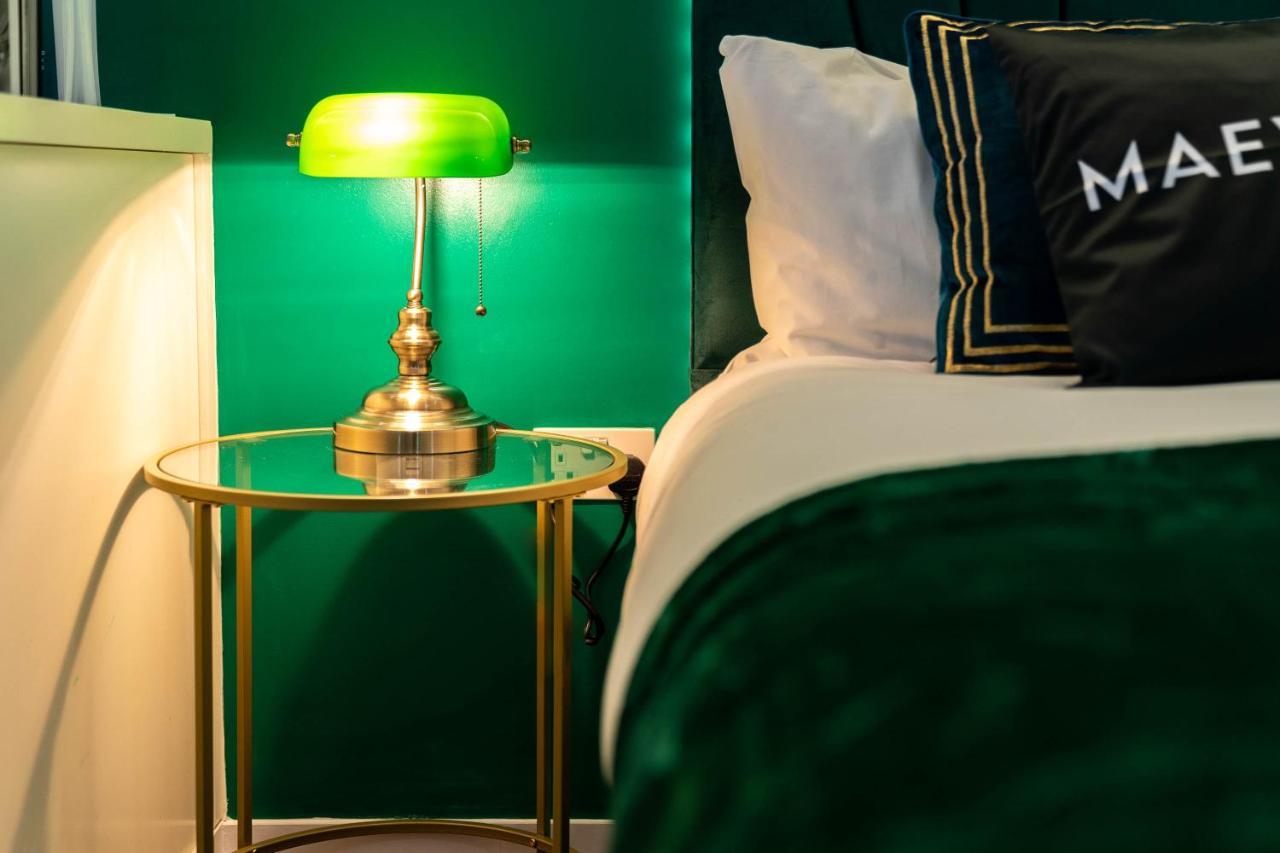 برمنغهام Maevela Apartments - Top Floor Rolex Themed Studio Apt Inside The Cube, Mailbox - Free Netflix & Wifi المظهر الخارجي الصورة