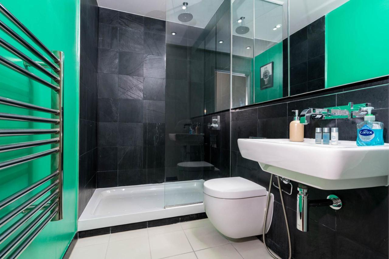 برمنغهام Maevela Apartments - Top Floor Rolex Themed Studio Apt Inside The Cube, Mailbox - Free Netflix & Wifi المظهر الخارجي الصورة