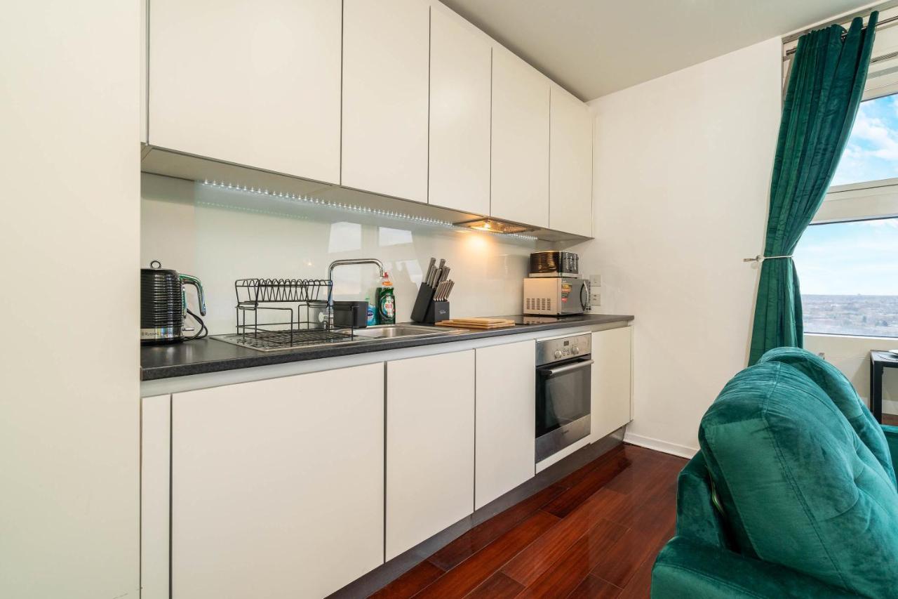 برمنغهام Maevela Apartments - Top Floor Rolex Themed Studio Apt Inside The Cube, Mailbox - Free Netflix & Wifi المظهر الخارجي الصورة